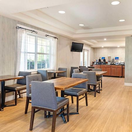איינג'לס קאמפ Best Western Cedar Inn & Suites מראה חיצוני תמונה