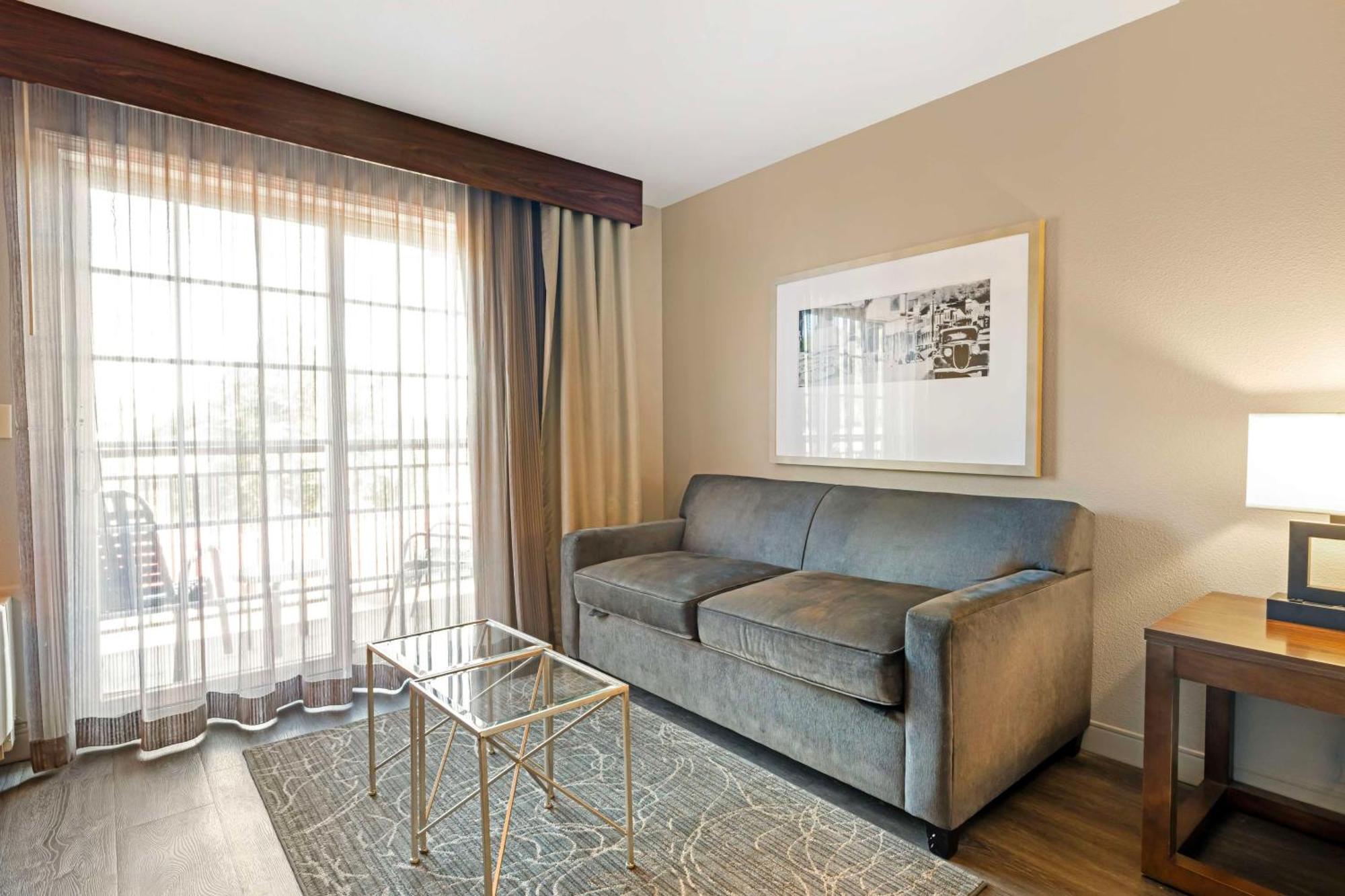 איינג'לס קאמפ Best Western Cedar Inn & Suites מראה חיצוני תמונה