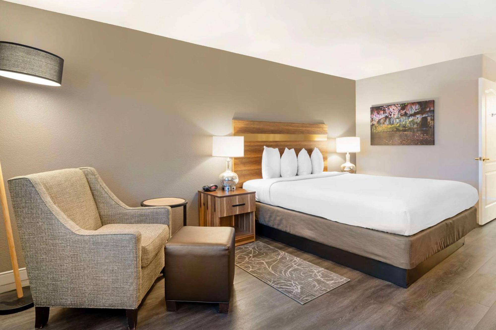 איינג'לס קאמפ Best Western Cedar Inn & Suites מראה חיצוני תמונה