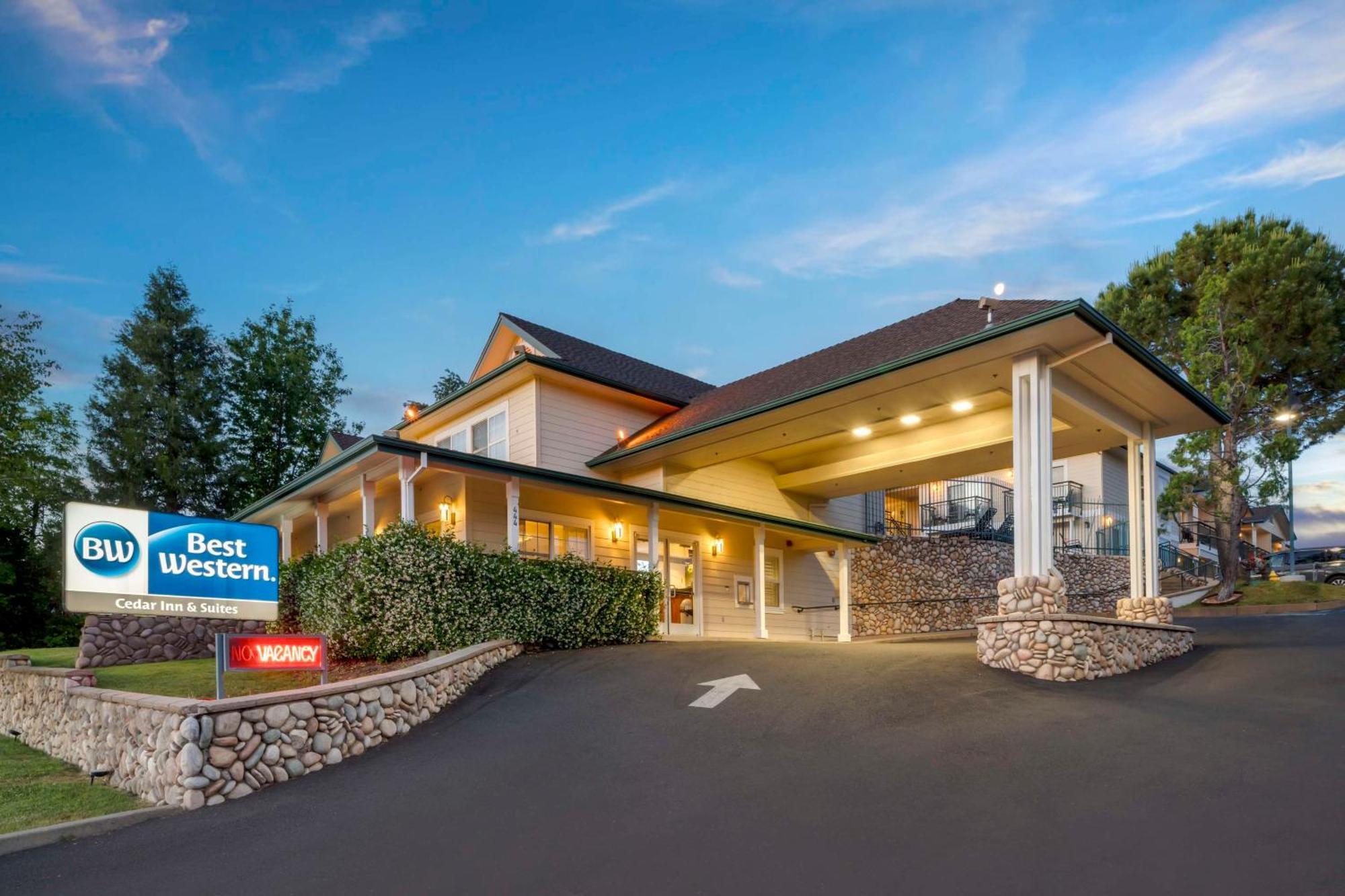 איינג'לס קאמפ Best Western Cedar Inn & Suites מראה חיצוני תמונה