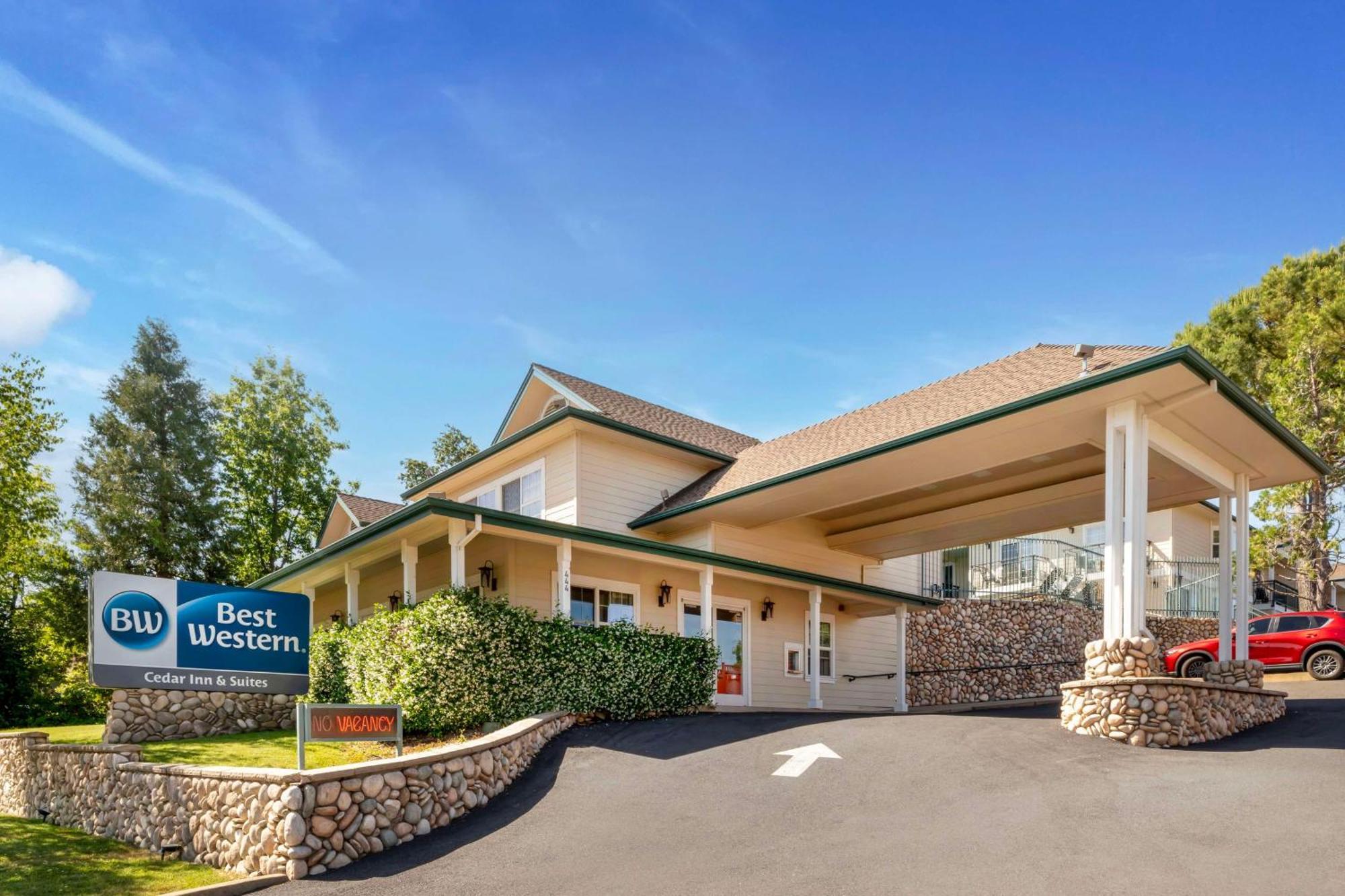 איינג'לס קאמפ Best Western Cedar Inn & Suites מראה חיצוני תמונה