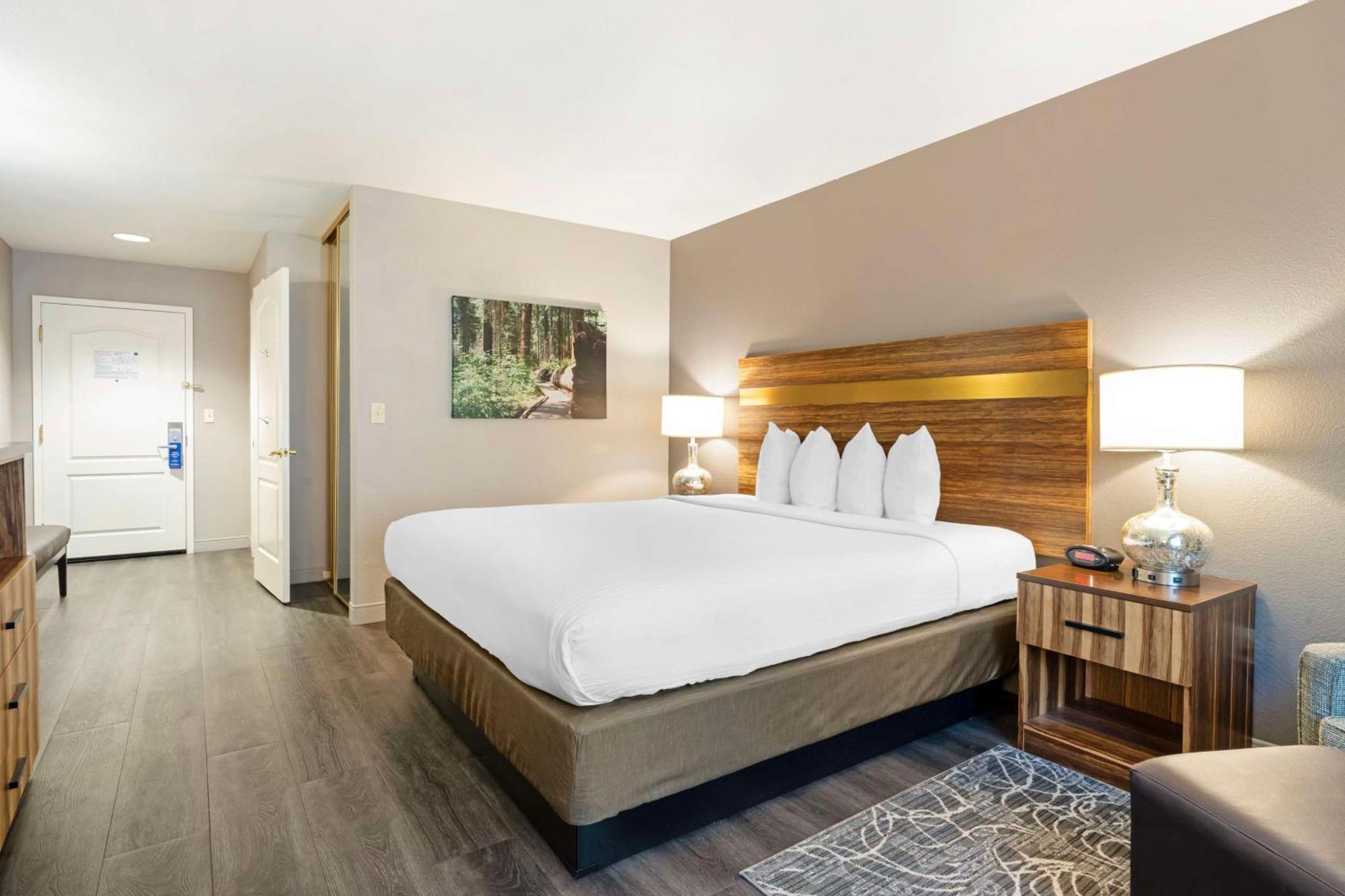 איינג'לס קאמפ Best Western Cedar Inn & Suites מראה חיצוני תמונה