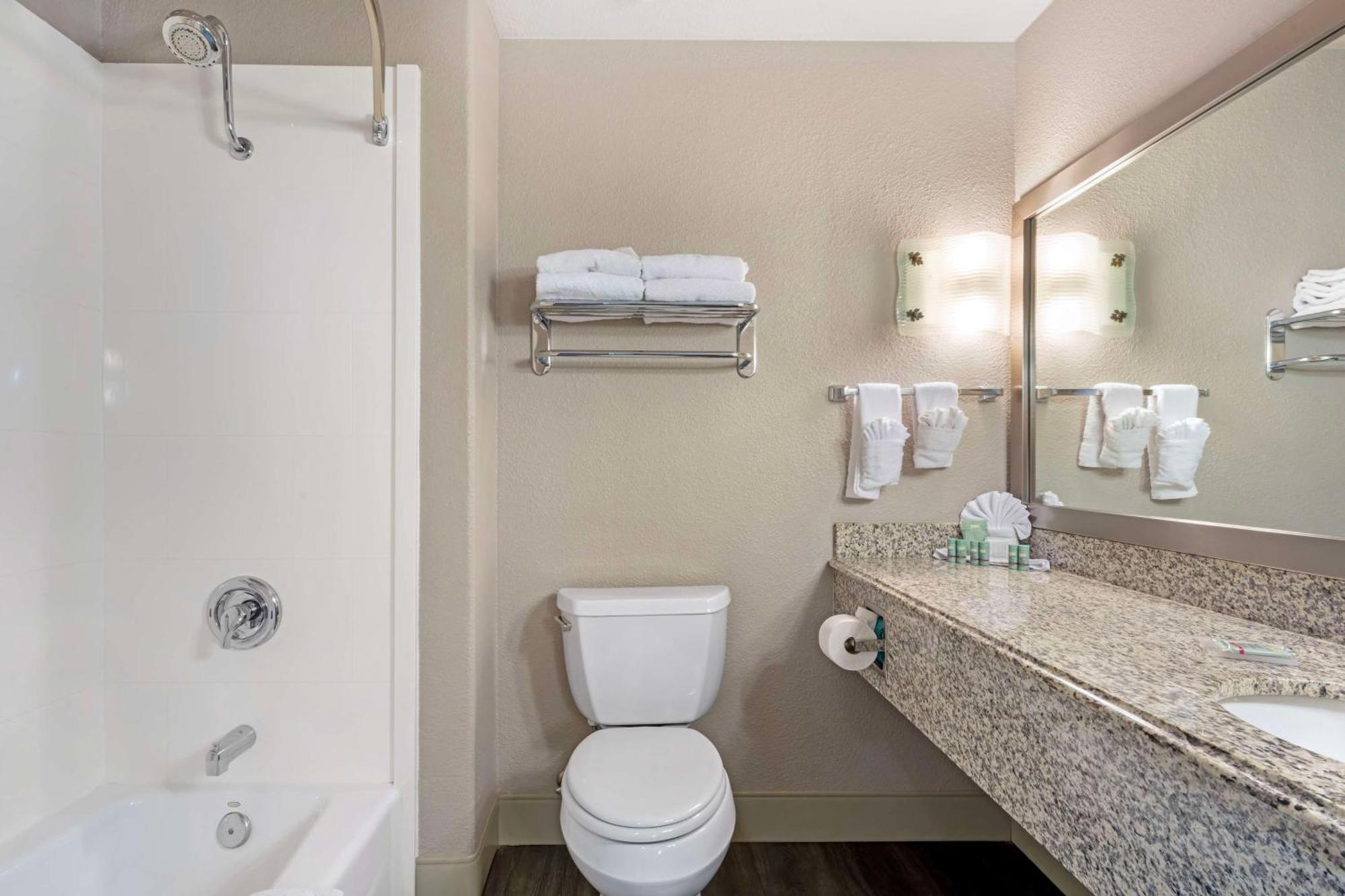 איינג'לס קאמפ Best Western Cedar Inn & Suites מראה חיצוני תמונה