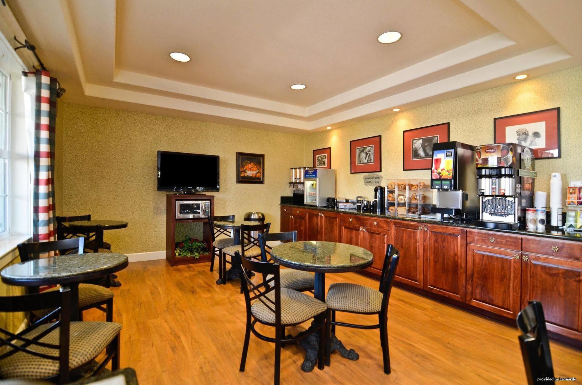 איינג'לס קאמפ Best Western Cedar Inn & Suites מראה חיצוני תמונה
