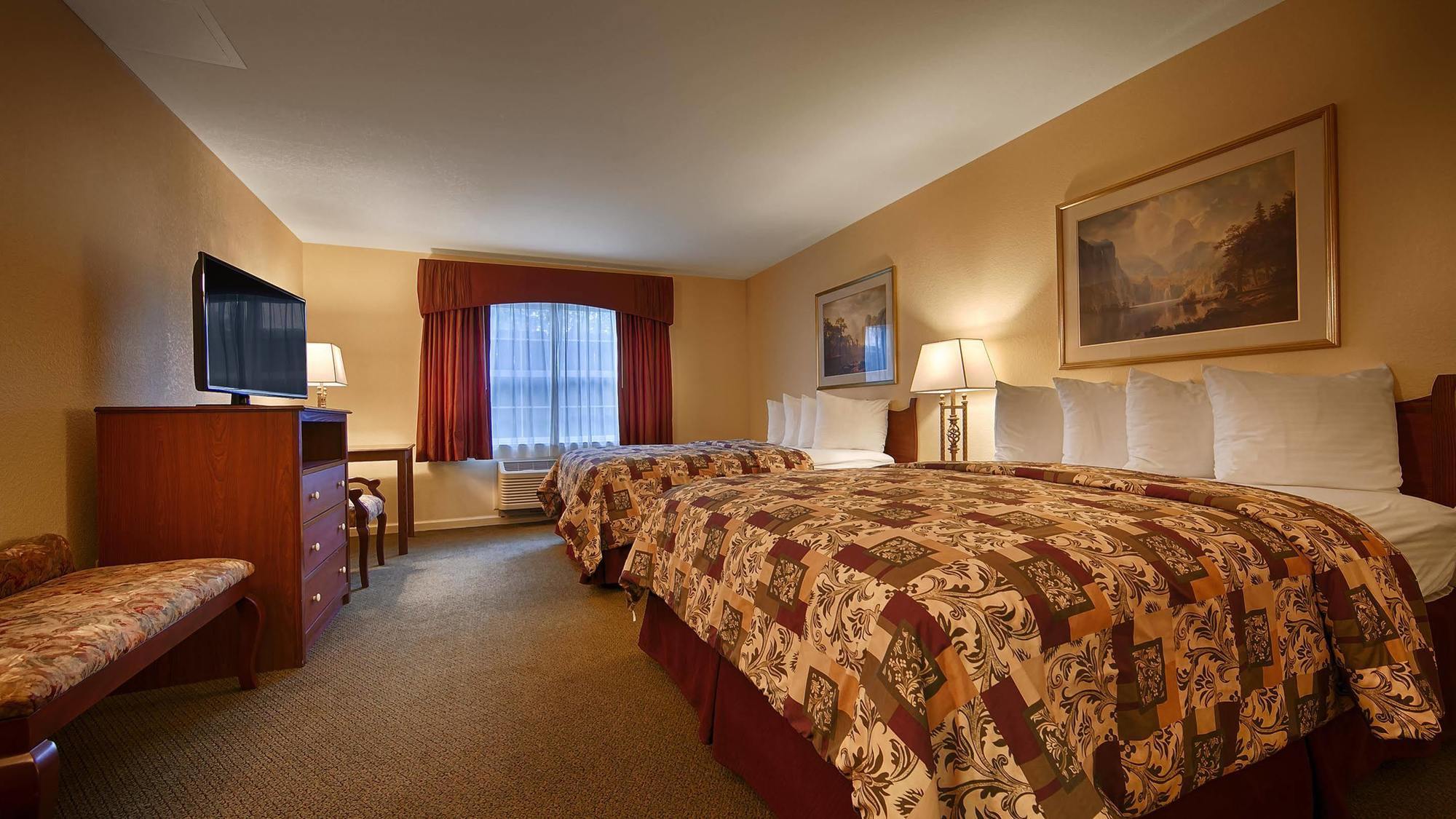 איינג'לס קאמפ Best Western Cedar Inn & Suites מראה חיצוני תמונה