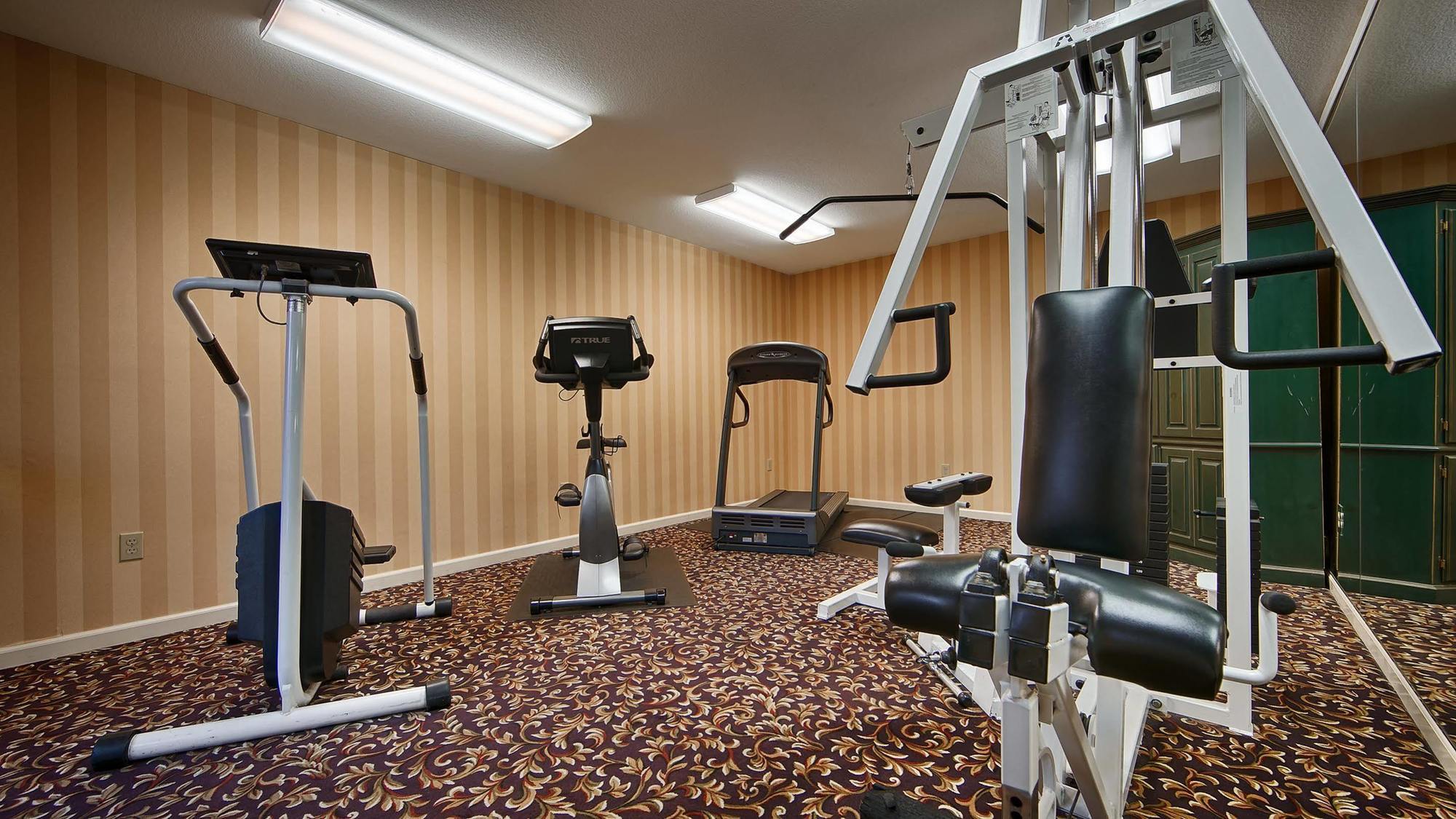 איינג'לס קאמפ Best Western Cedar Inn & Suites מראה חיצוני תמונה